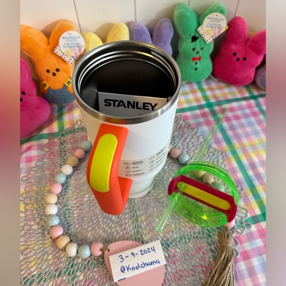 Unreleased 40oz White Neon Stanley - Picture 4 of 7